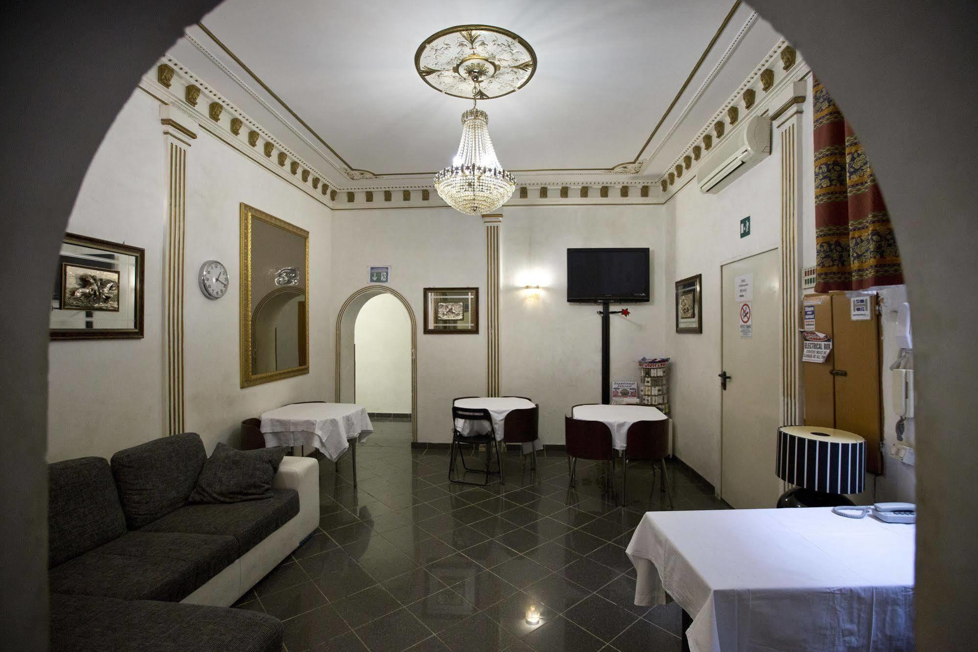 Hostel Beautiful Rome Bagian luar foto